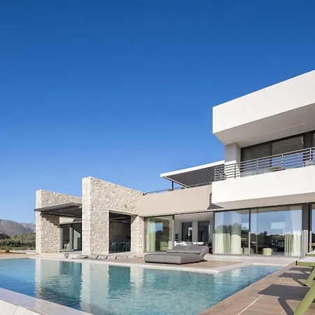 Aeora - Shoreline Getaway By Etouri